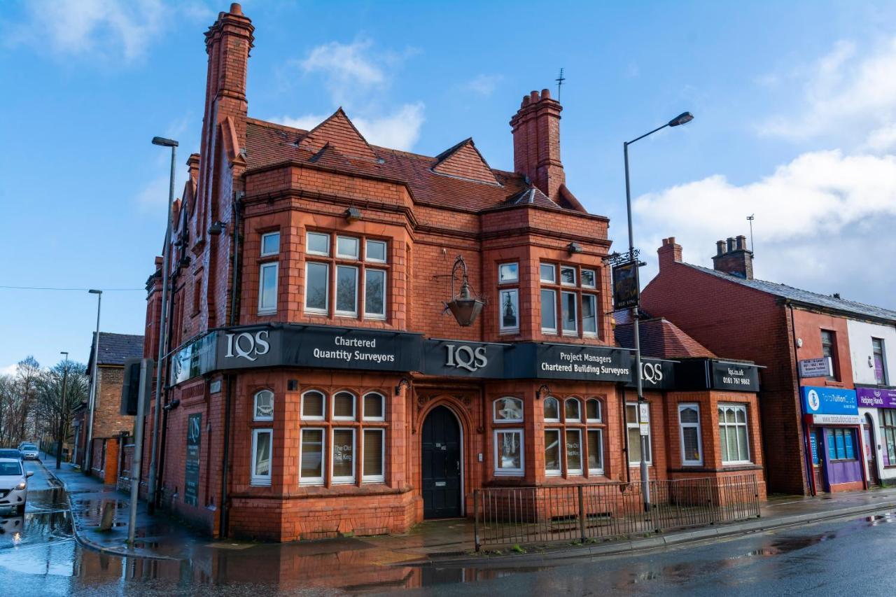 Apartment No 1 - The Old Red King Pub, Whitefield, マンチェスター エクステリア 写真